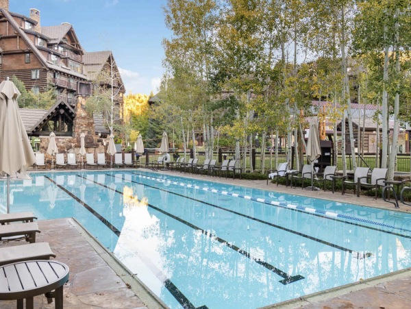 Ski access 300 yards away and access to Ritz Carlton